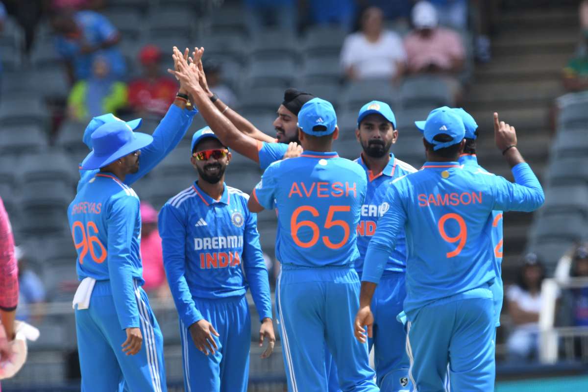 IND vs SA 1st ODI: पहले वनडे में भारत ने साउथ अफ्रीका को 8 विकेट से हराया, पहले अर्शदीप और आवेश ने मचाई तबाही, फिर श्रेयर और साई ने खेली शतकीय साझेदारी
