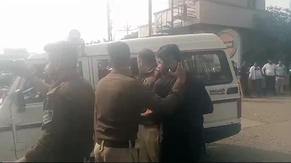 इंडियन ऑयल डिपो के ड्राइवरों की हड़तालः पुलिस ने की झूमा-झटकी, हो सकती है पेट्रोल-डीजल की बड़ी किल्लत