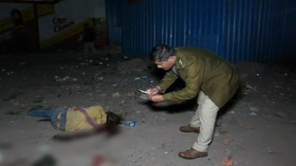 Indore Crime News: पत्थर से सिर कुचल कर युवक की हत्या, पांच पिस्टल के साथ बदमाश गिरफ्तार
