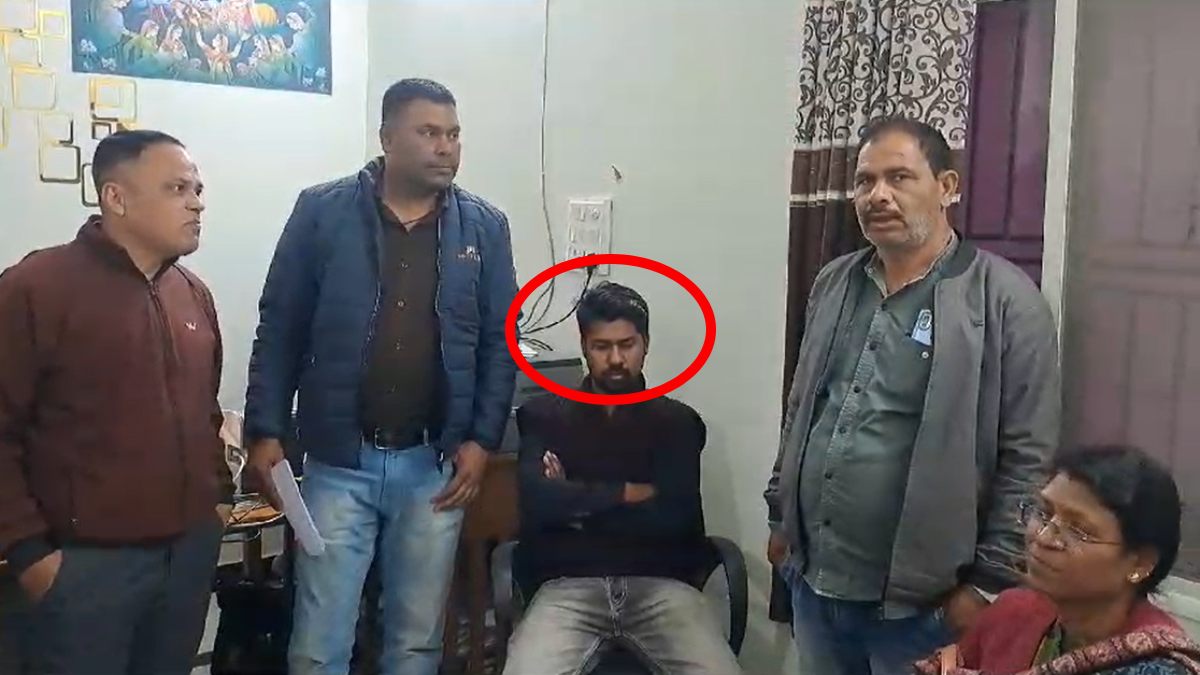 RES का बाबू निकला रिश्वतखोरः दफ्तर में 10 हजार घूस लेते रंगेहाथों गिरफ्तार, इस काम के लिए की थी डिमांड