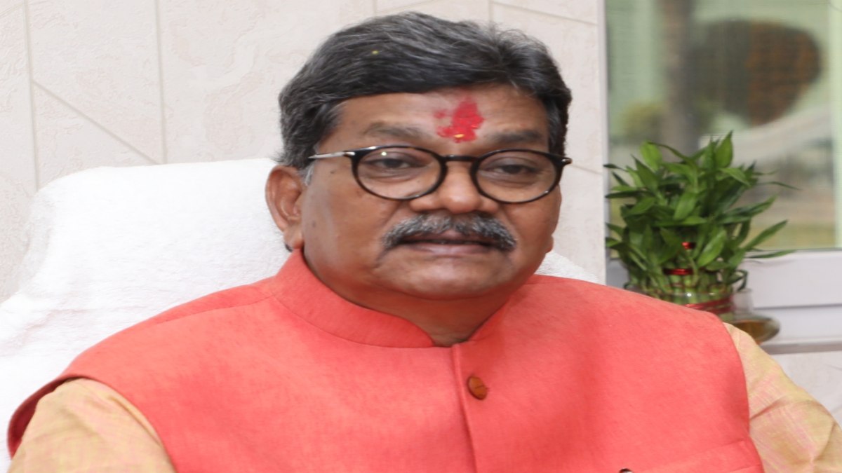 सैलजा, सिंहदेव समेत अन्य कांग्रेस नेताओं के खिलाफ बयानबाजी करने वालो के खिलाफ सख्त कार्रवाई की जरुरत- चरणदास महंत