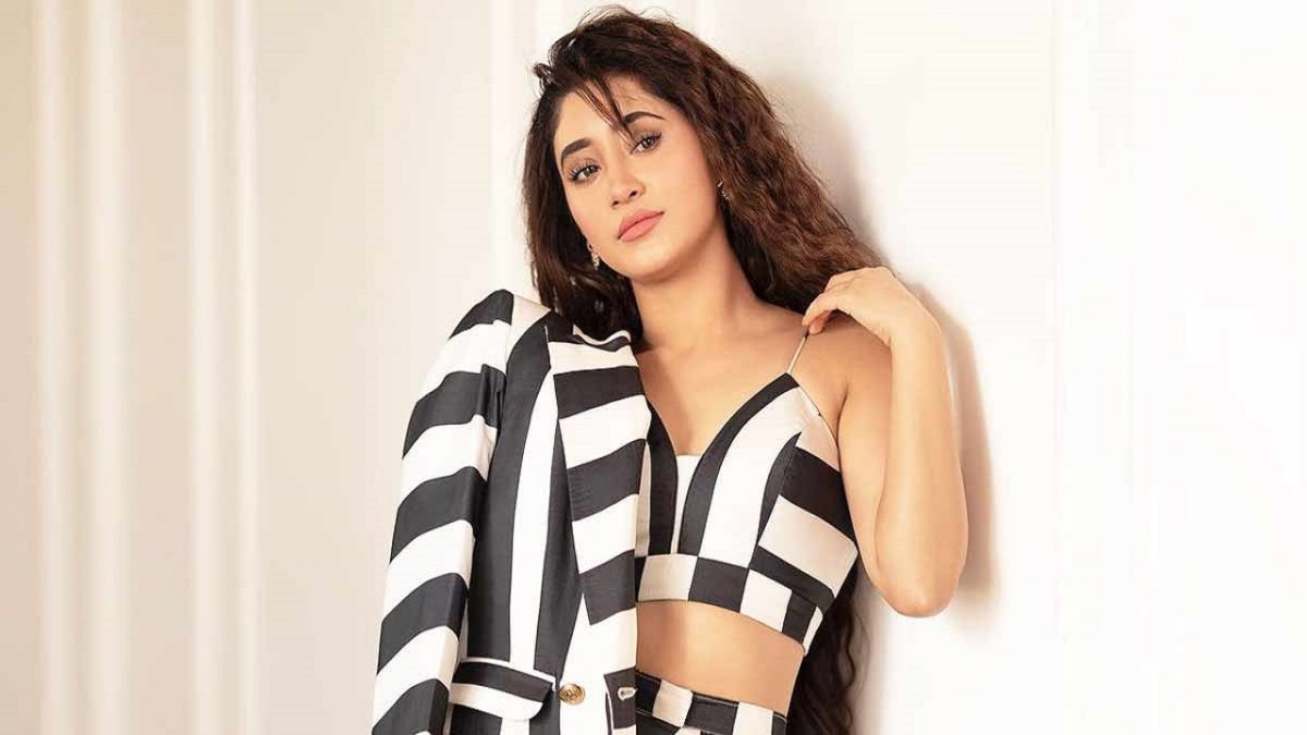 Shivangi Joshi के लेटेस्ट वीडियो ने लूटा लोगों का दिल, एक्ट्रेस ने किए बेहद शानदार कथक …