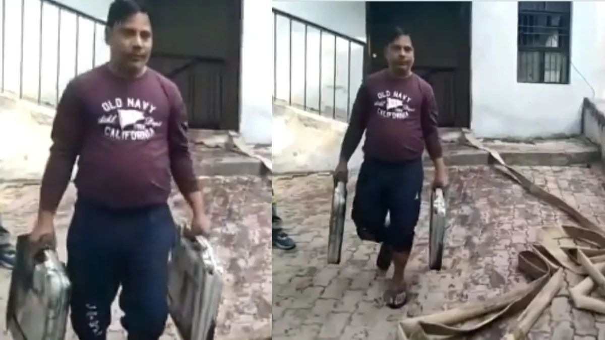 निर्वाचन कार्यालय की 800 EVM जलने पर अखिलेश यादव ने उठाए सवाल, कहा- शक का उठ रहा धुआं