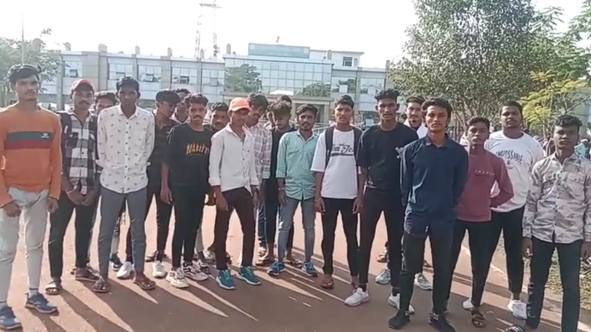 ST छात्रावास में OBC छात्रावास के अधीक्षक का हंगामा, छात्रों ने किया विरोध, बिना अनुमति के हॉस्टल में घुसने का आरोप, शिकायत लेकर पहुंचे बच्चों को कलेक्ट्रेट से लौटाया गया वापस