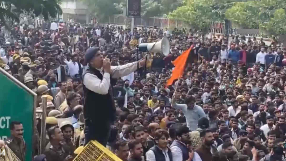 Rajasthan News : गोगामेड़ी हत्याकांड की जांच करने एसआईटी गठित, करणी सेना के बंद से प्रदेश में तनाव…
