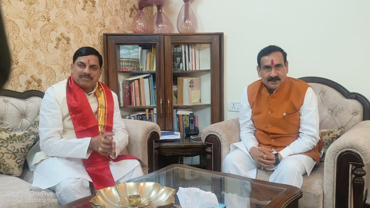 नरोत्तम मिश्रा से मिलने पहुंचे नए CM मोहन यादव, कहा- पार्टी को वरिष्ठ नेताओं के अनुभव की जरूरत है
