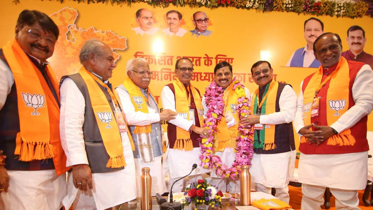 Mohan Yadav MP New CM: मोहन यादव को CM बनने पर शिवराज सिंह समेत अन्य BJP नेताओं ने दी बधाई; पिता, पत्नी, बहन और बेटे ने जाहिर की खुशी