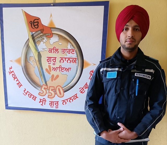पंजाबी युवा अर्शप्रीत सिंह भुल्लर बने इतालवी पुलिस, पंजाब का नाम किया रौशन