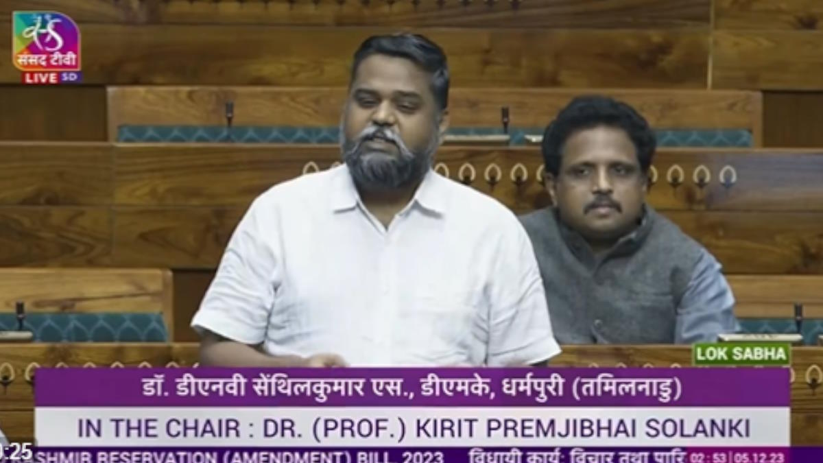 संसद में डीएमके सांसद ने भाजपा की जीत पर दिया विवादित बयान, कहा- भाजपा की जीत का ताकत हैं ‘गौमूत्र राज्य’