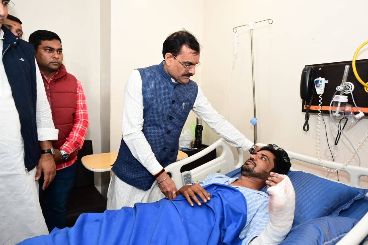 चुनावी खूनी रंजिश पर सियासत गर्म: कार्यकर्ताओं पर हमले को लेकर वीडी शर्मा की दो टूक, कहा- पूरा हिसाब किताब होगा, CM पद के सवाल पर मुस्कुराए