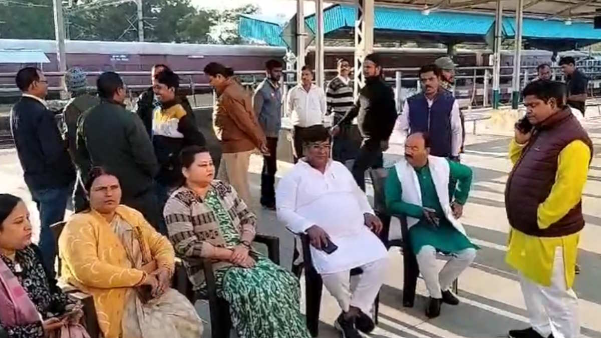 Breaking News : पूर्व कांग्रेस विधायक डॉ विनय जायसवाल को RPF ने किया गिरफ्तार