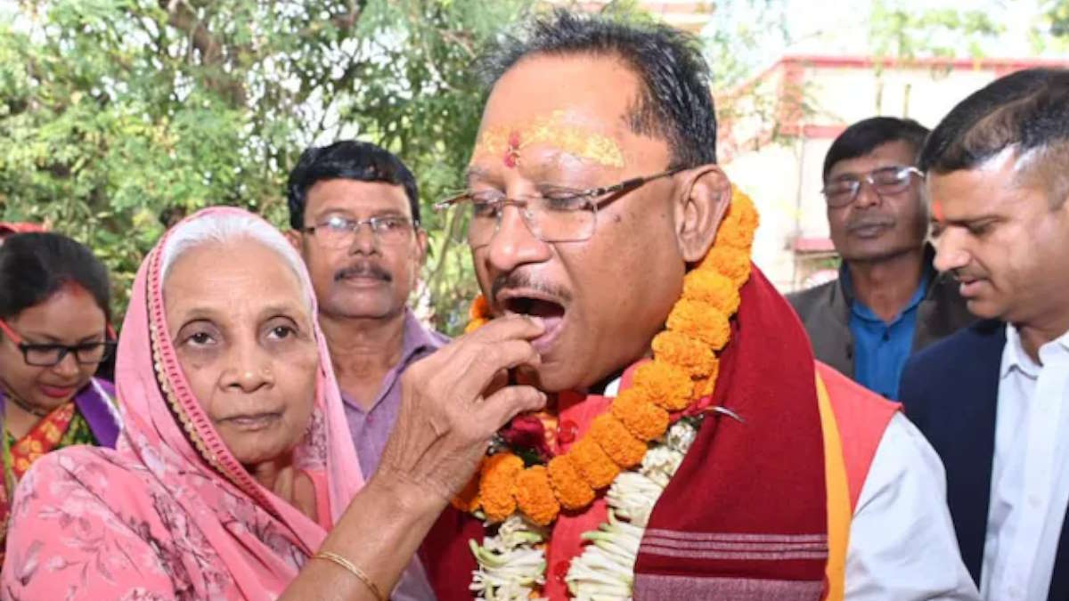सीएम विष्णुदेव साय की मां के सामने कुल पुरोहित ने पहले ही कर दिया था खुलासा, ‘आगे चलकर बड़ा आदमी बनेगा आपका बेटा’