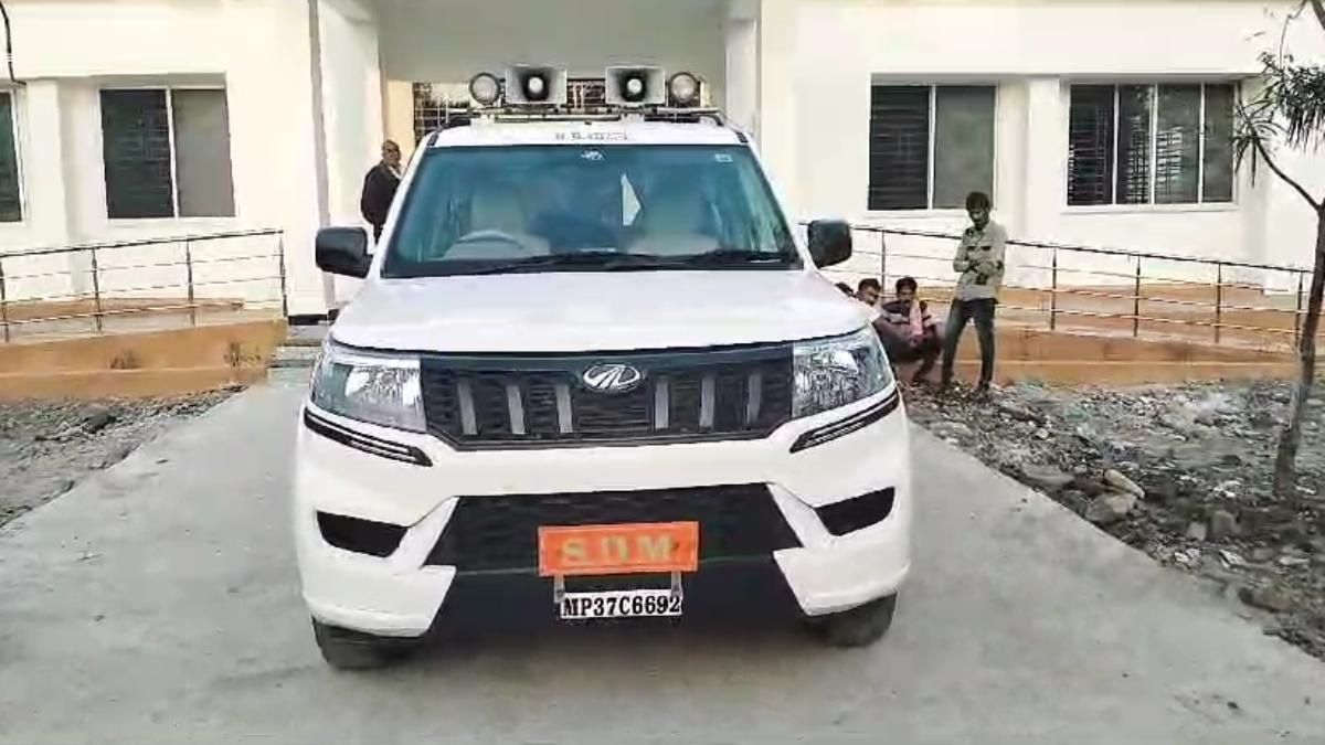सरकारी आदेश की धज्जियां: बिना टैक्सी परमिट के संचालित हो रही वाहन, परिवहन विभाग को लग रहा लाखों को चूना