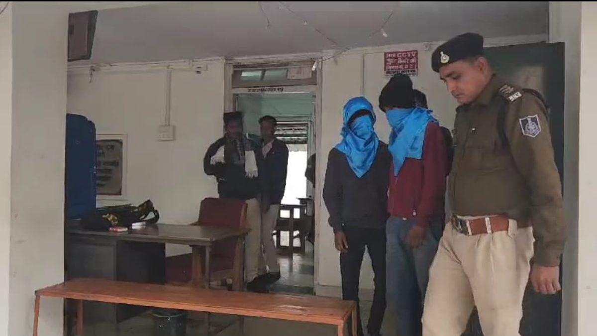 3 शातिर चोर चढ़े पुलिस के हत्थे: सूने मकान को बनाते थे निशाना, लाखों का माल बरामद