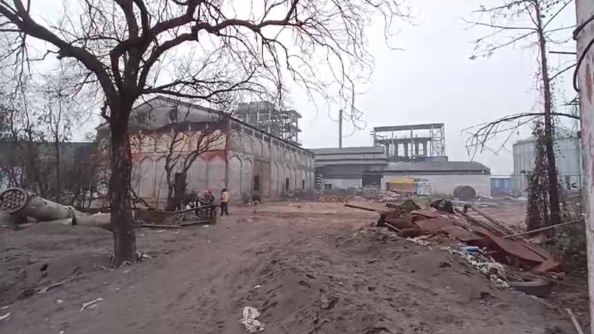 शराब फैक्ट्री में बड़ा हादसा: 2 मजदूरों का मिला शव, तीन बेहोश, दम घुटने से मौत की आशंका, जांच में जुटी पुलिस
