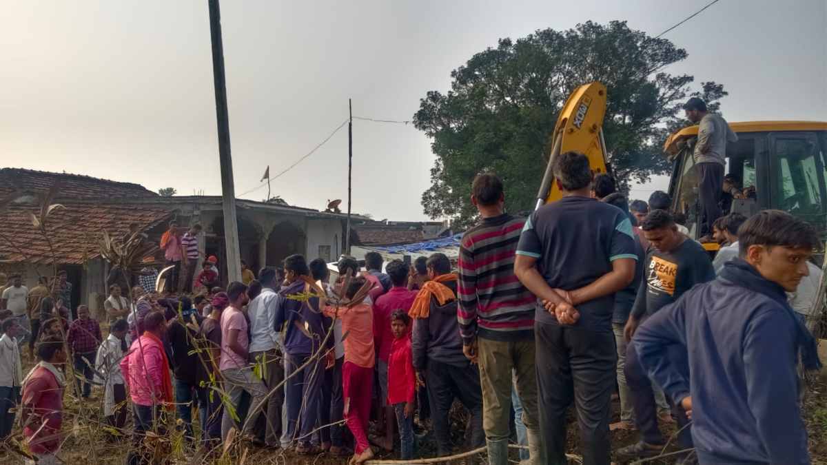 MP Road Accident: पिकअप ने बाइक सवार को मारी जोरदार टक्कर, एक ने मौके पर तोड़ा दम, दूसरा गंभीर