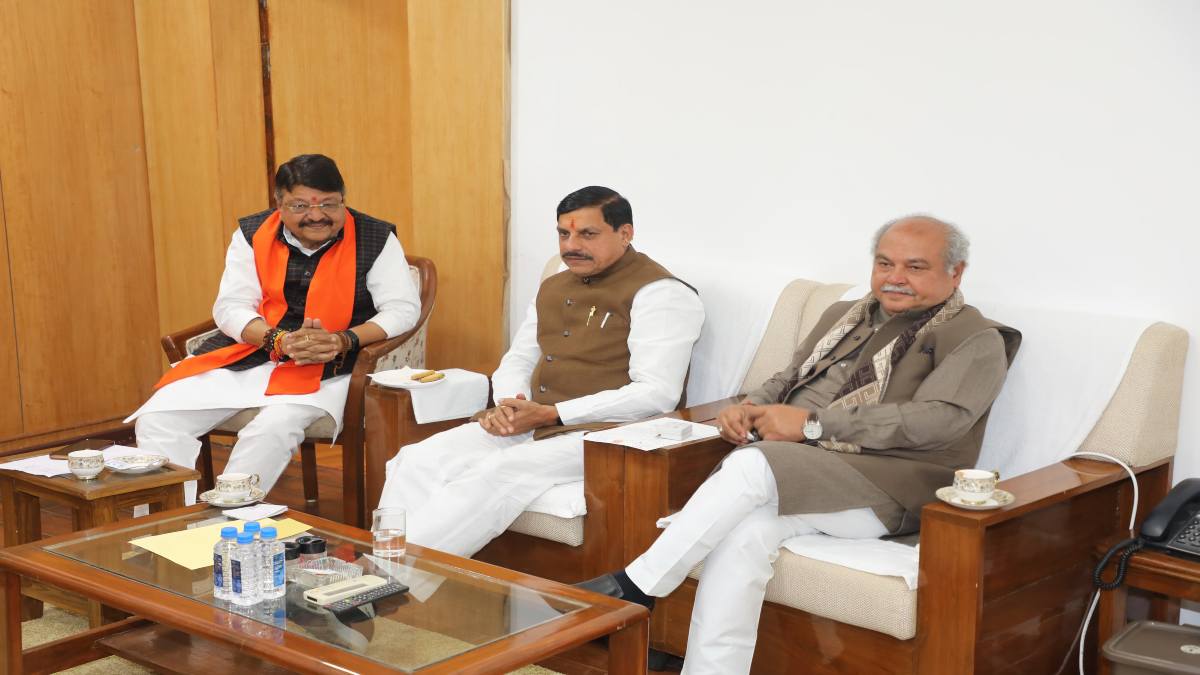 विधानसभा पहुंचे सीएम मोहन: नरेंद्र सिंह तोमर और मंत्री कैलाश विजयवर्गीय से की मुलाकात, इन मुद्दों पर हुई चर्चा