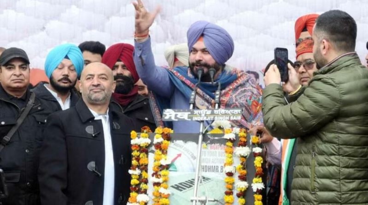 Navjot Singh Sidhu: पीली पगड़ी बांधने से कुछ नहीं होता, त्याग करना पड़ता है: सिद्धू