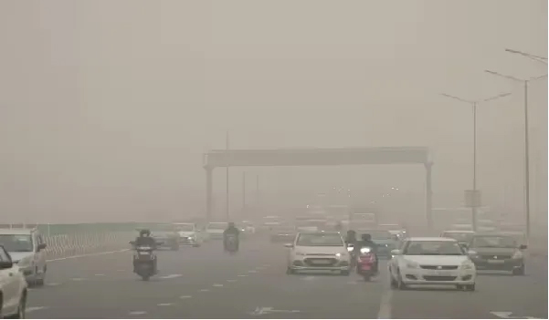 Delhi Air Quality: बेहद खराब श्रेणी में पहुंची राजधानी दिल्ली की हवा