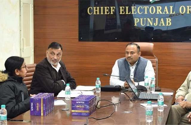 मुख्य चुनाव अधिकारी की पंजाब की राजनीतिक पार्टियों के साथ बैठक