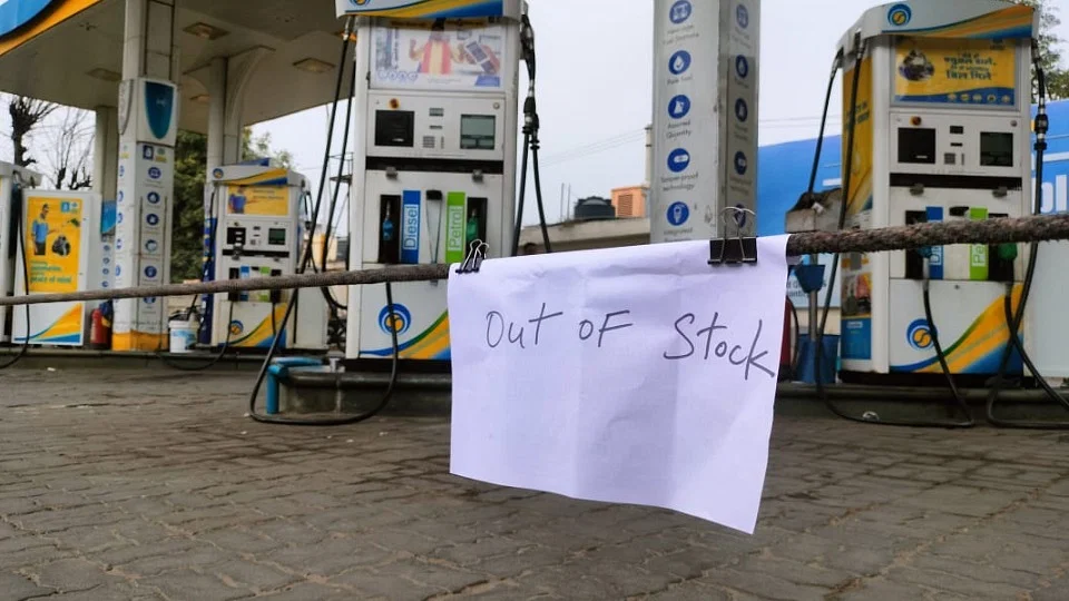 टैंकर ऑपरेटरों ने की हड़ताल खत्म, जल्द ही  पेट्रोल पंपों पर तेल की सप्लाई