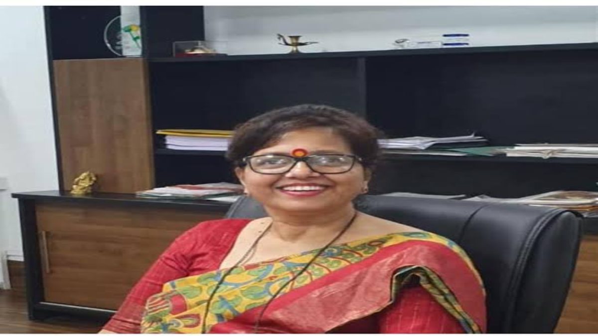 GMC Suicide Case: गांधी मेडिकल कॉलेज में अरुणा कुमार की हुई वापसी, छात्रों के आंदोलन के बाद भेजा गया था स्वास्थ्य विभाग  