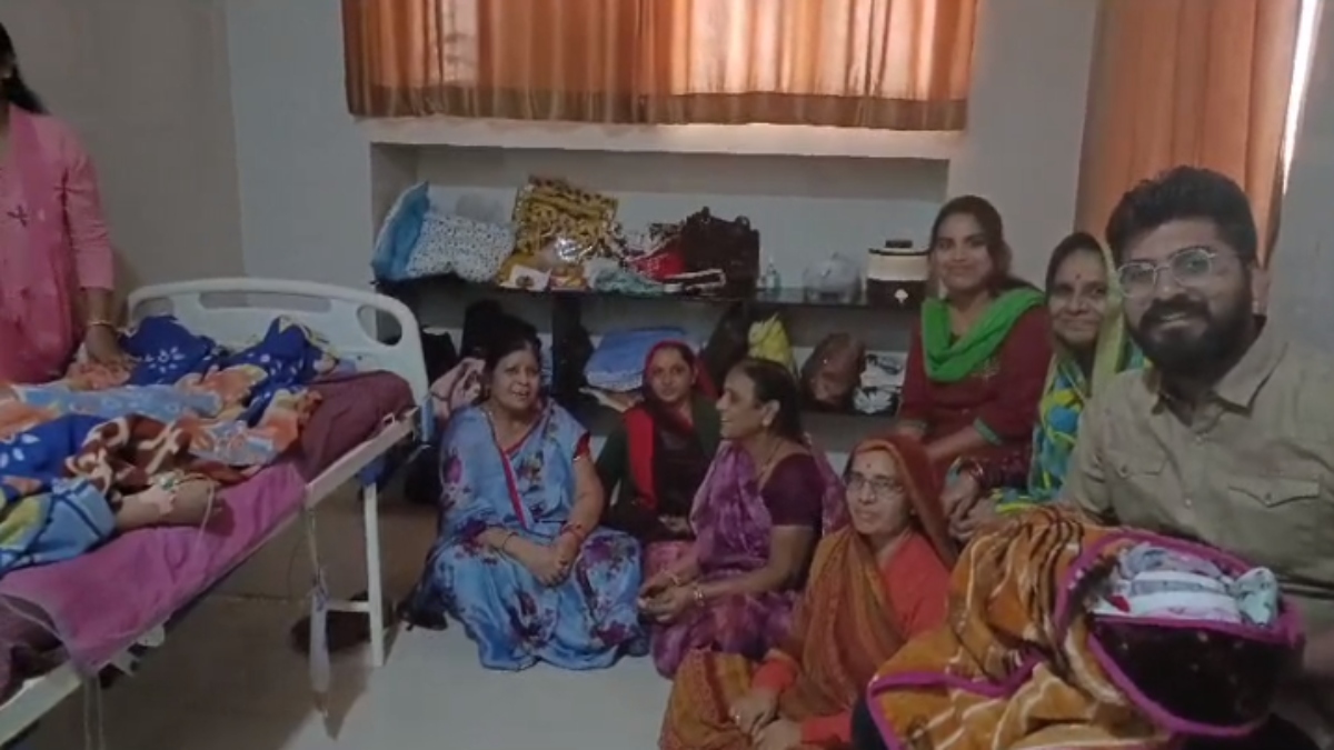 राम मंदिर की प्राण-प्रतिष्ठा का क्रेज: माता–पिता की डिमांड पर आज हुई डिलीवरी, अस्पताल में गूंजी तीन बच्चों की किलकारी, परिवार ने नाम रखा “राम”