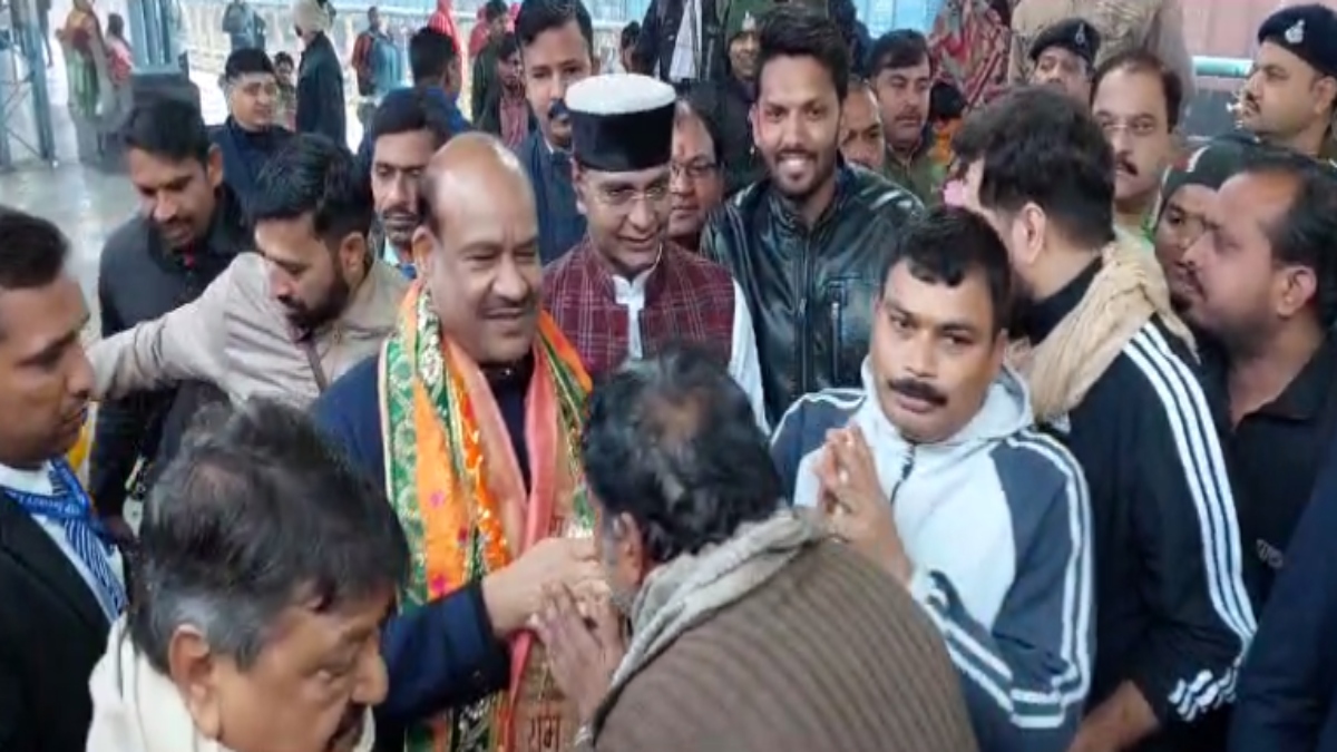 लोकसभा अध्यक्ष ओम बिरला पहुंचे भोपाल: बीजेपी नेताओं और कार्यकर्ताओं ने किया जोरदार स्वागत, नए विधायकों को सिखाएंगे संसदीय नियम 