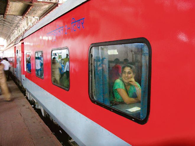 अमृतसर से दिल्ली के बीच चलने वाली शताब्दी एक्सप्रेस रद्द, 500 से ज्यादा टिकटें कैंसल