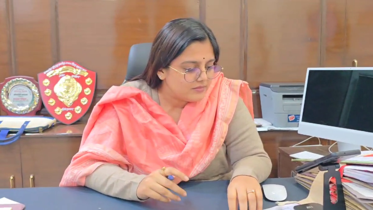 महिला IAS अफसर को रिश्वत की पेशकश: निलंबित शिक्षक बहाली के लिए दे रहा था घूस, अधिकारी ने बुला ली पुलिस