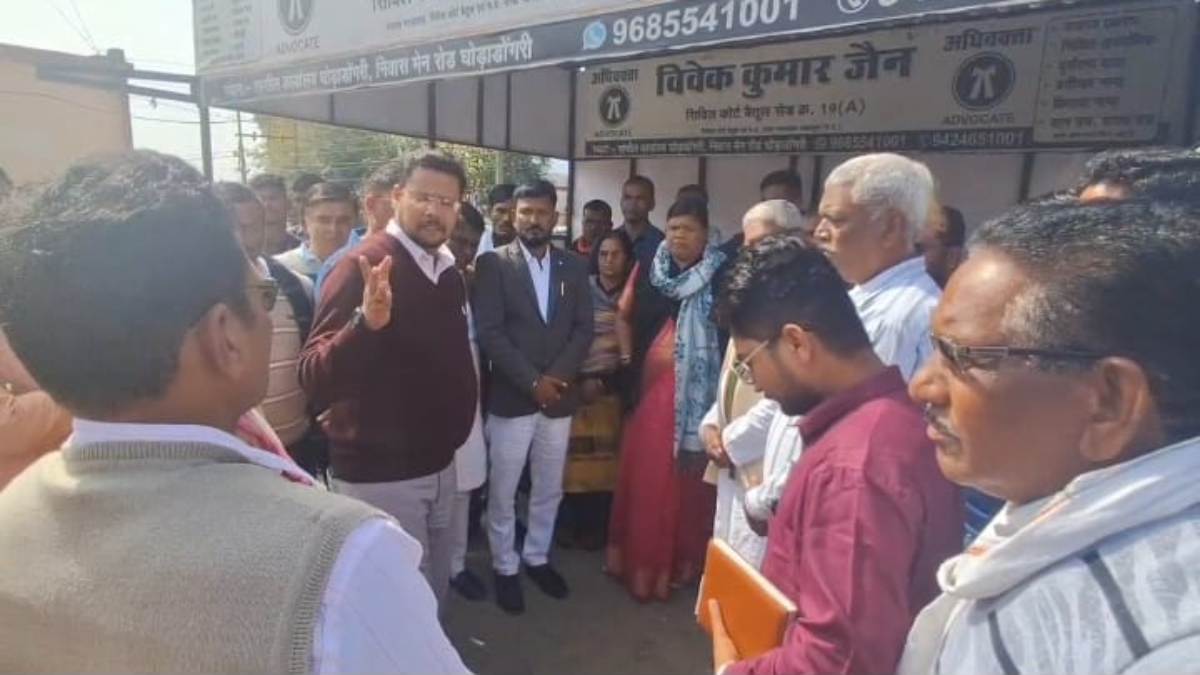 विधायक ने अधिकारियों को फटकारा, CMO पर लापरवाही और तानाशाही के लगाए आरोप