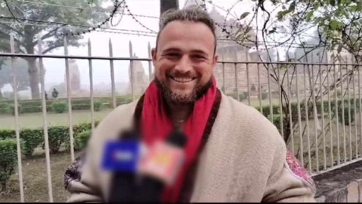 ‘जोसफ से बना झूलेलाल…’, खजुराहो पहुंचे विदेशी पर्यटक ने बदला अपना नाम, भारत के इतिहास से हुआ बेहद प्रभावित