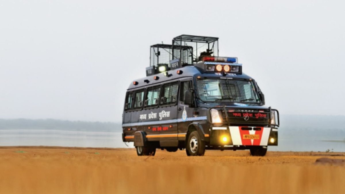 MP पुलिस का सुरक्षा कवच: बाड़े में जुड़ा हाईटेक वज्र वाहन, जानें इसकी खासियत  