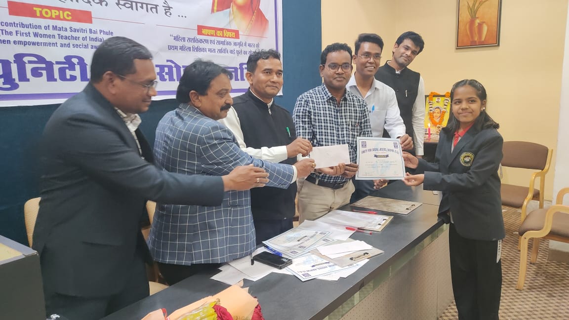 देश के विकास के लिए आधी आबादी को शिक्षित होना जरूरी: महादेव कावरे