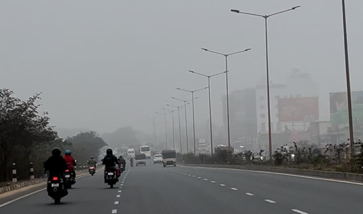 Odisha Weather Update: कोहरे की घनी चादर से ढका भुवनेश्वर, कटक में जनजीवन हुआ अस्त-व्यस्त…