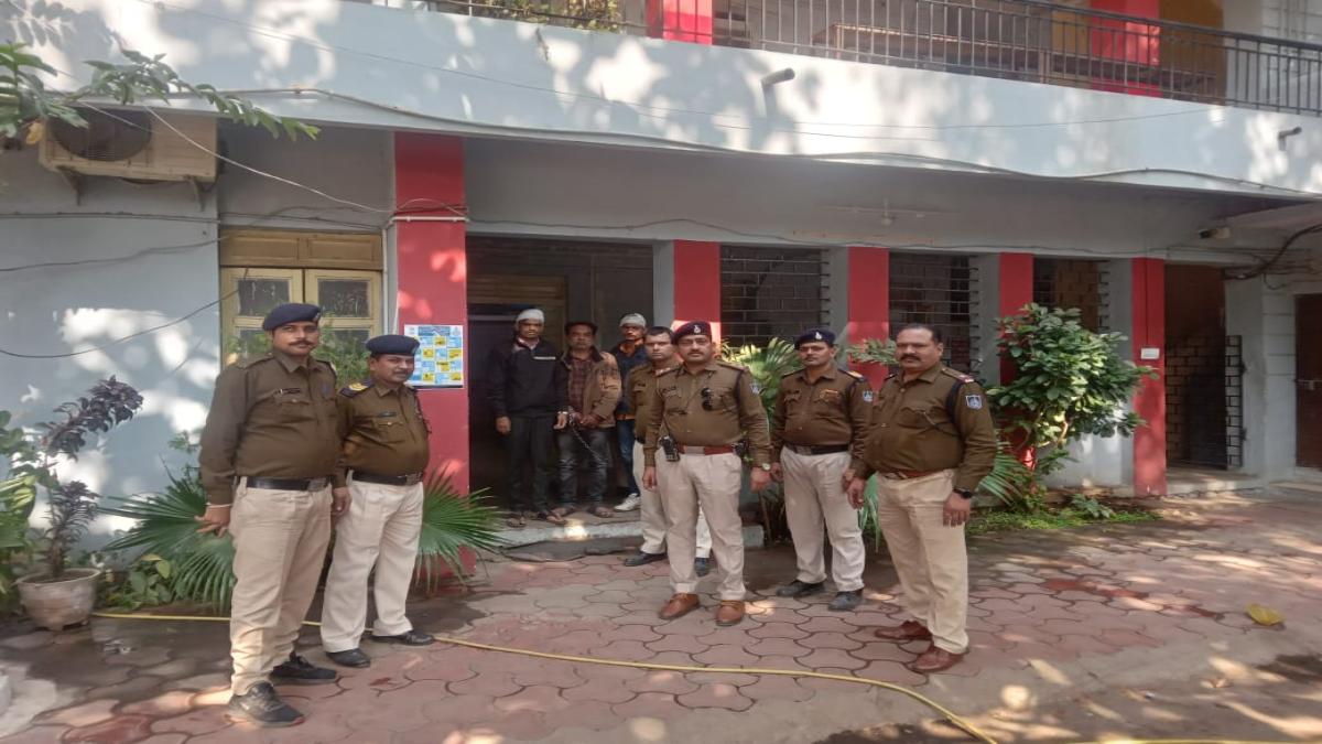 Crime News: बुजुर्ग से मारपीट करने वाले आरोपी गिरफ्तार, तलवार से हमला करते हुए CCTV में हुआ था कैद