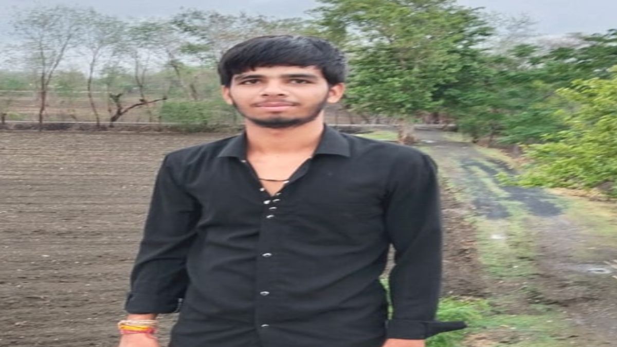 बड़ी खबर: साइलेंट अटैक से छात्र की क्लास रूम में ही कुछ सेकंड में मौत, घटना सीसीटीवी कैमरे में कैद