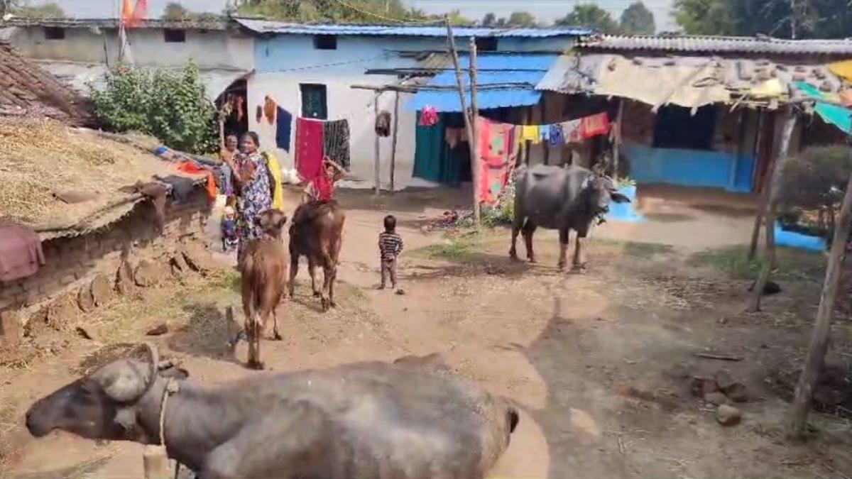 सरकारी कुएं को रात में कराया बंद: विरोध में उतरे ग्रामीण, शिकायत पर तहसीलदार ने किया निरीक्षण