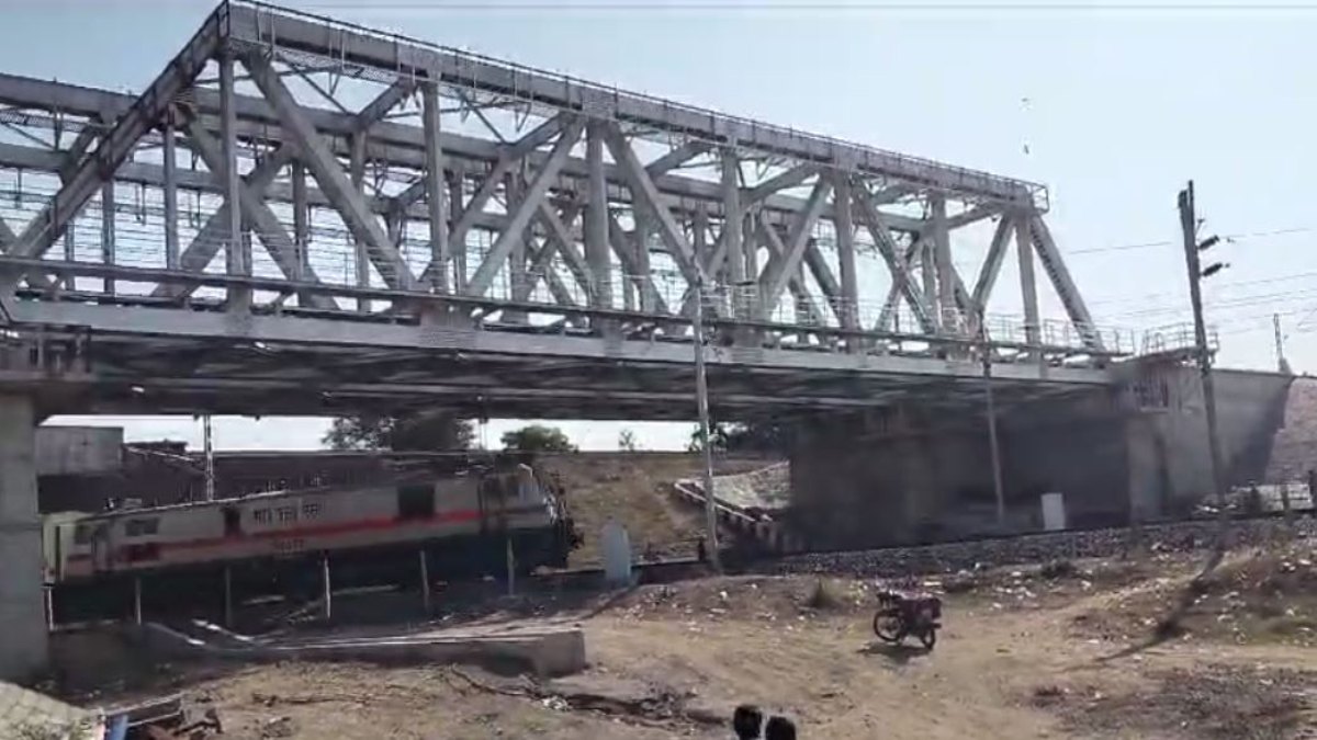 लोगों को होगी सुविधा: RVNL ने किया महादेवखेड़ी-मालखेड़ी डबल लाइन इंजन परीक्षण सफलतापूर्वक पास