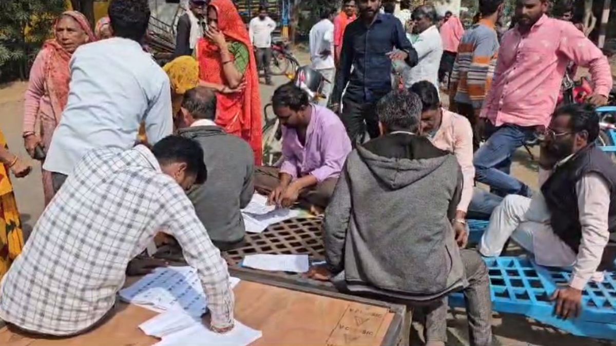 उपचुनाव में 200 से ज्यादा ग्रामीणों के वोटर लिस्ट से नाम गायब! कलेक्टर ने दिए जांच के आदेश