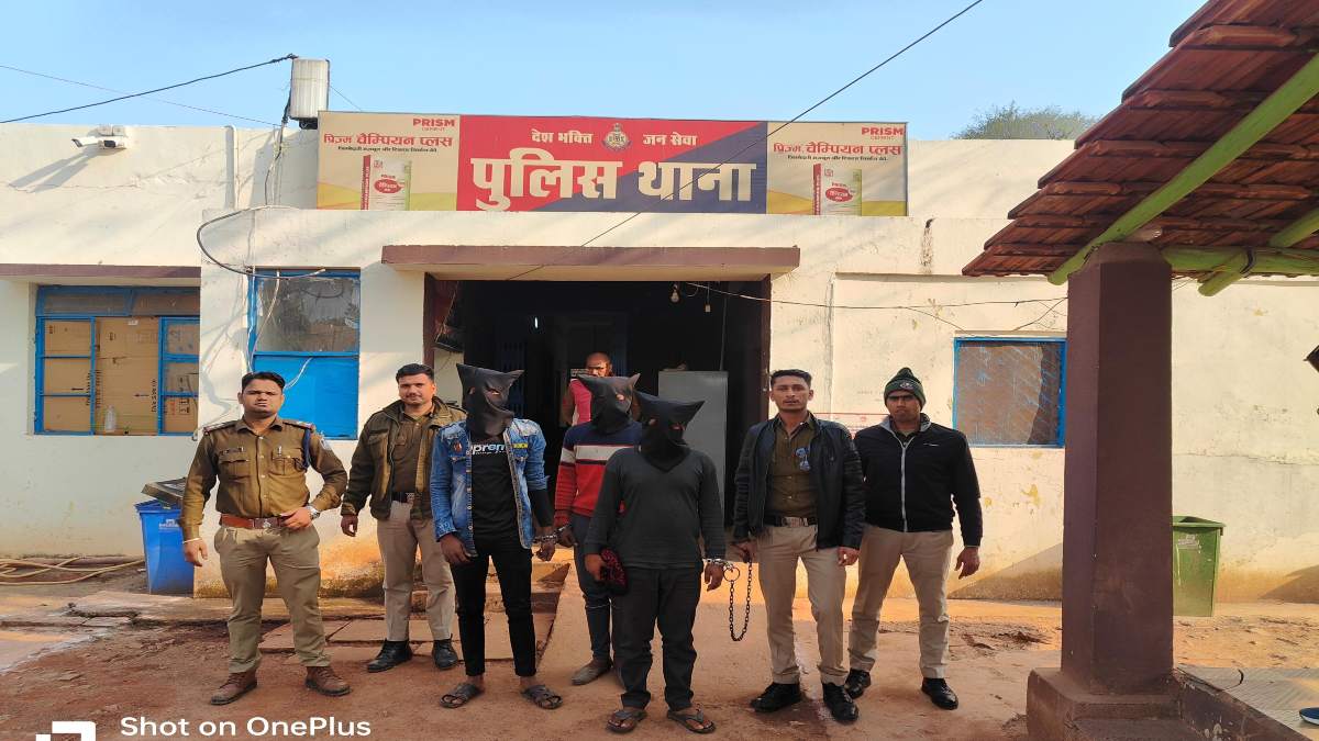 मां की आशिकी में कातिल बना पति और बेटा: आपत्तिजनक हालत में देखने पर प्रेमी को पीट-पीटकर मार डाला, नाबालिग सहित 5 गिरफ्तार