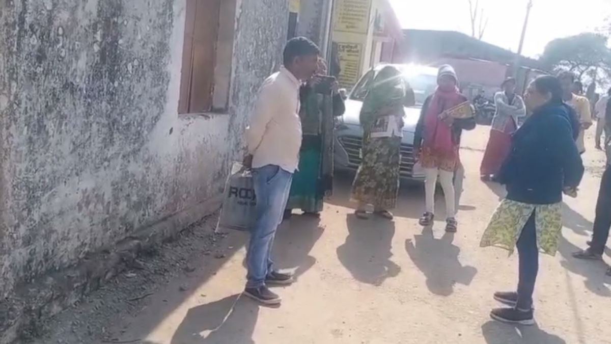 एक और महिला अधिकारी का VIDEO वायरल: शिकायतकर्ता को दे डाली ये धमकी, शिकायत वापस लेने का बनाया दबाव