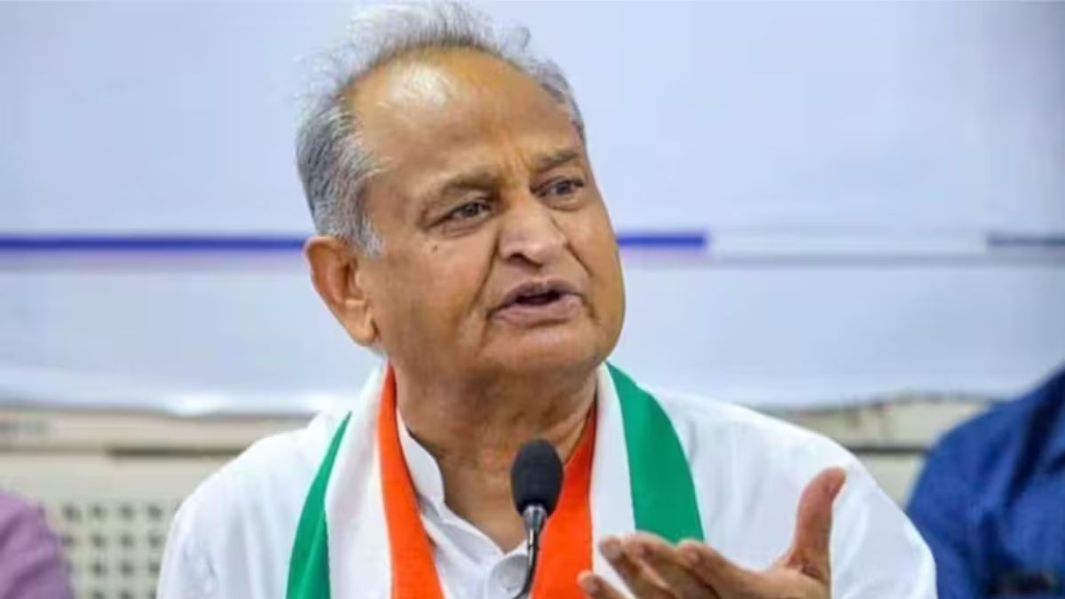 BREAKING : ईडी ने राजस्थान के पूर्व मुख्यमंत्री अशोक गहलोत के साथ दो आईएएस के ठिकानों पर मारा छापा…