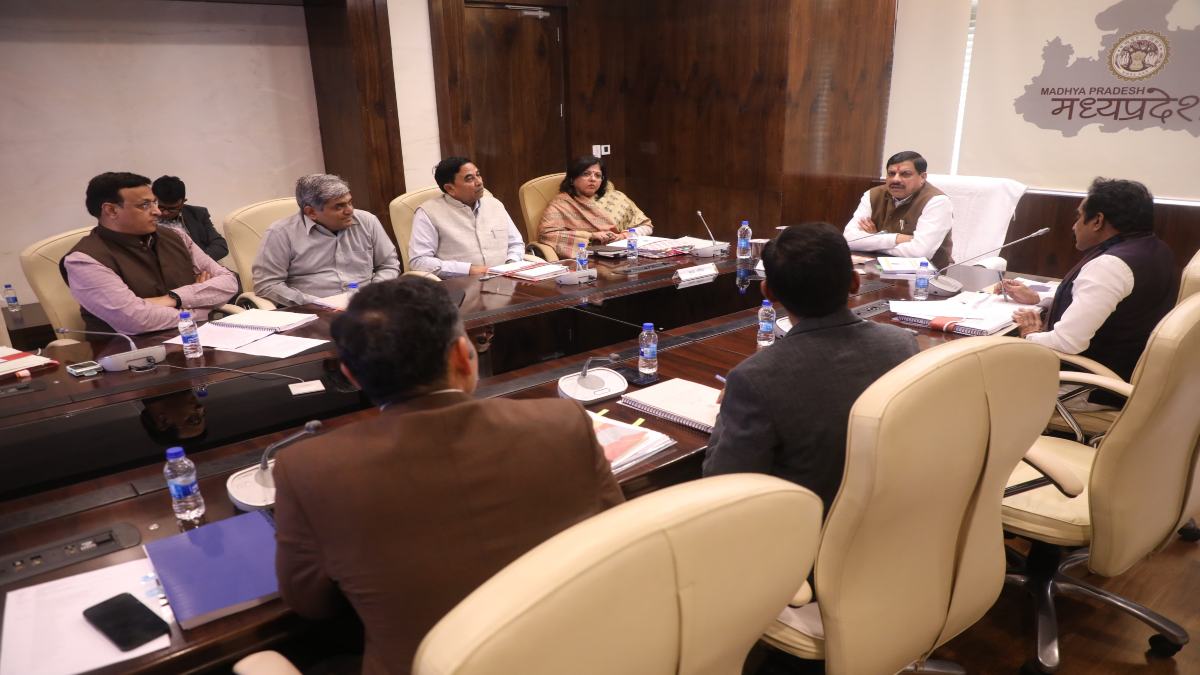 CM डॉ मोहन यादव ने की लोक निर्माण विभाग की समीक्षा, बैठक में दिए कई अहम निर्देश
