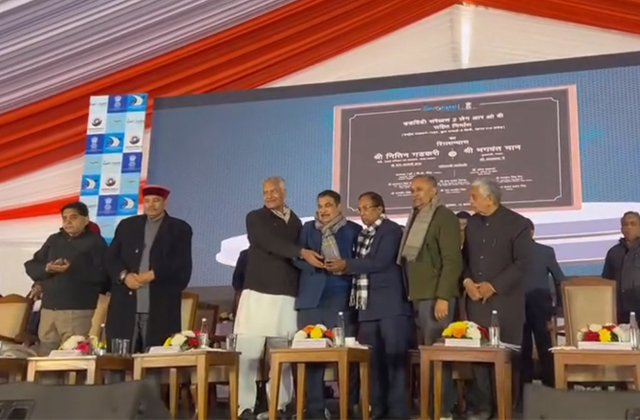 केंद्रीय राजमार्ग मंत्री नितिन गडकरी ने दिया पंजाब को 4 हजार करोड़ रुपए का तोहफा