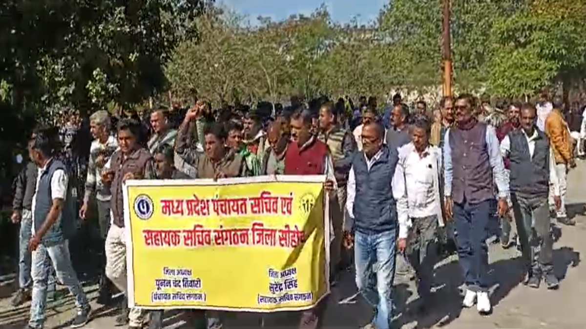 पंचायत सचिवों ने खोला मोर्चाः 5 निलंबित सचिवों की बहाली नहीं होने पर दी कलमबंद हड़ताल की चेतावनी