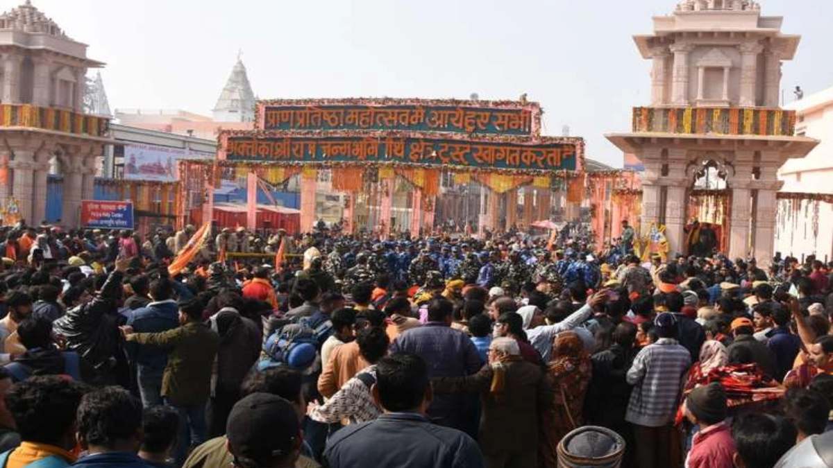 Ram Mandir : दर्शन के लिए रोजाना पहुंच रहे लाखों श्रद्धालु, जनसैलाब को देखते हुए नियमों में बड़ा बदलाव, अब इतने समय तक खुले रहेंगे मंदिर के कपाट