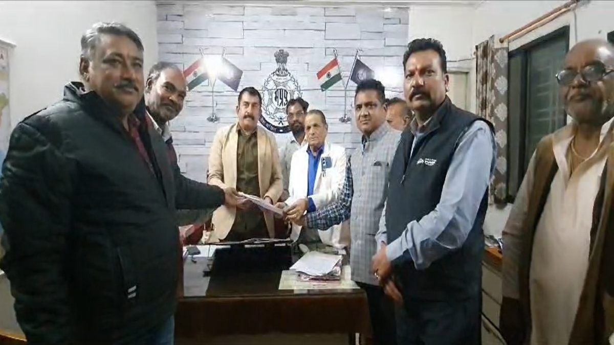 शराब के नशे में हेड कांस्टेबल की गुंडागर्दीः वीडियो वायरल होने पर एसपी ने किया सस्पेंड