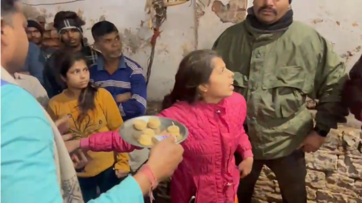 बीजेपी नेता की गुंडागर्दीः शराब पकड़ने गए सिपाहियों को  पूर्व पार्षद ने छेड़छाड़ केस में फंसाने दी धमकी, केस दर्ज
