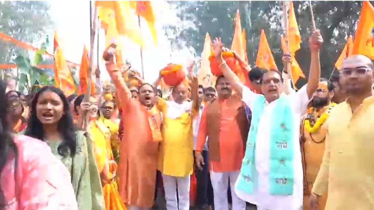 अयोध्या से आए पवित्र अक्षत कलश को श्री पंचधाम मंदिर में किया गया विराजित, भव्य शोभा यात्रा में शामिल हुए 5 हजार से ज्यादा राम भक्त